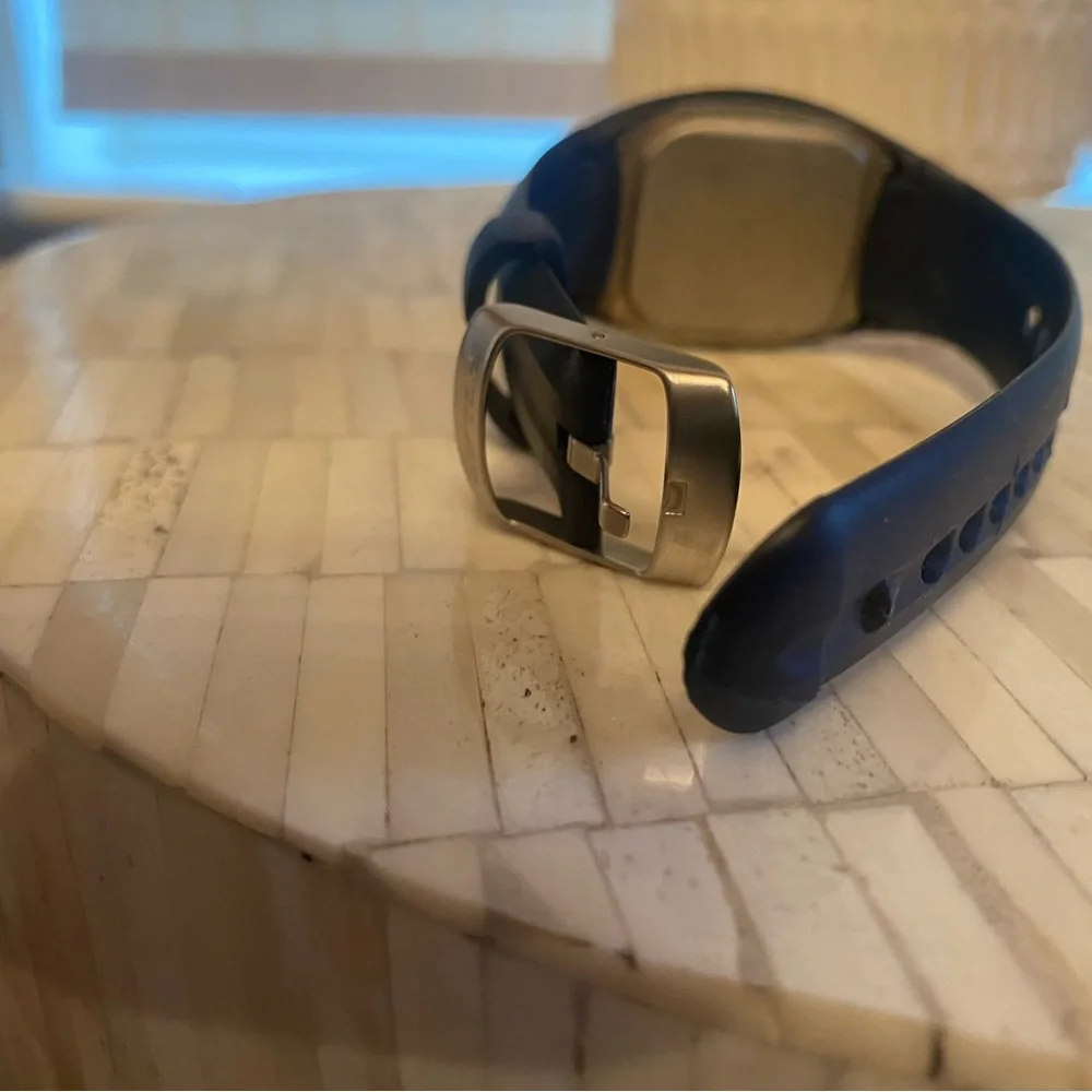 Polar Black Fitness Tracker. Not working